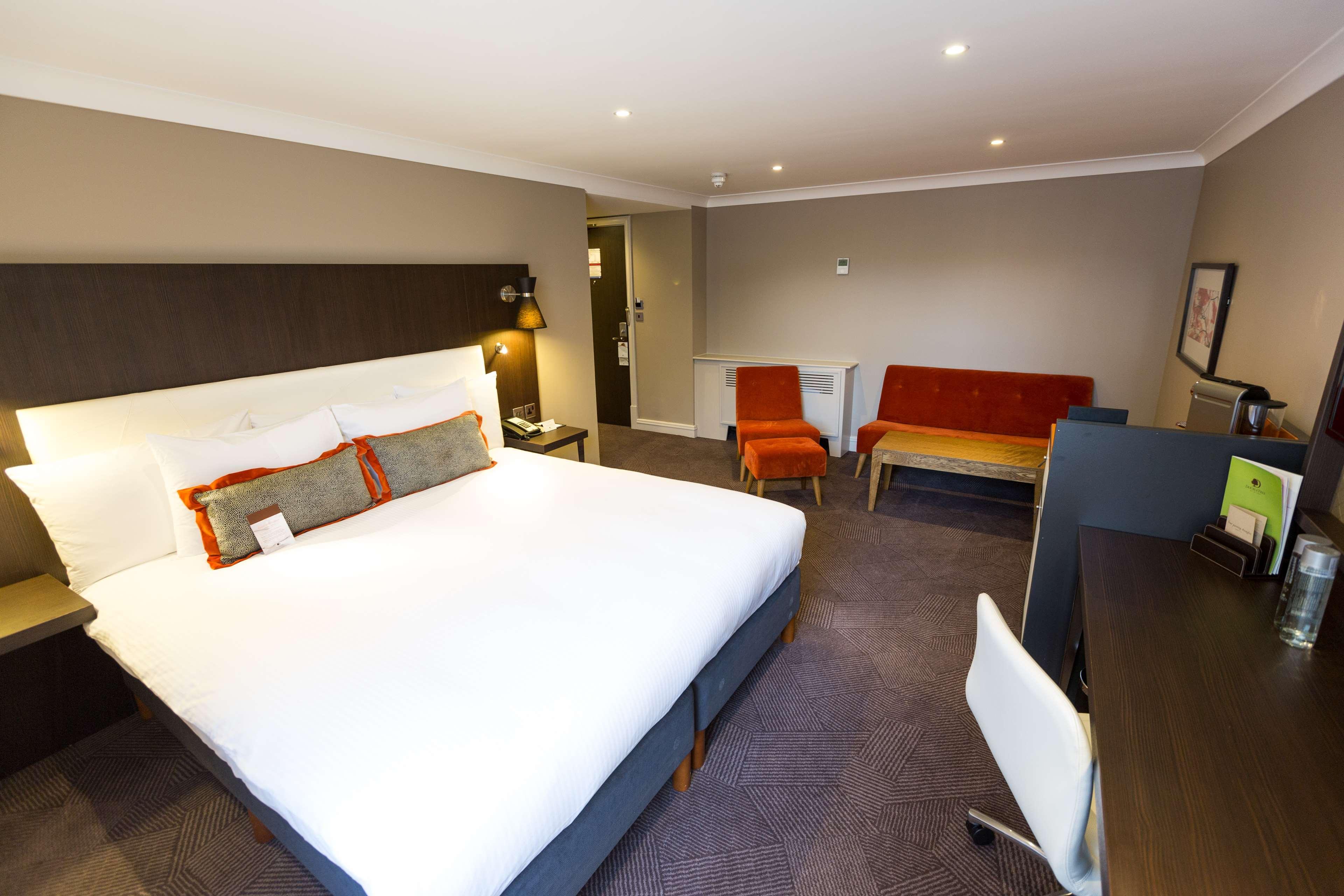 Doubletree By Hilton London Ealing Hotel Ngoại thất bức ảnh
