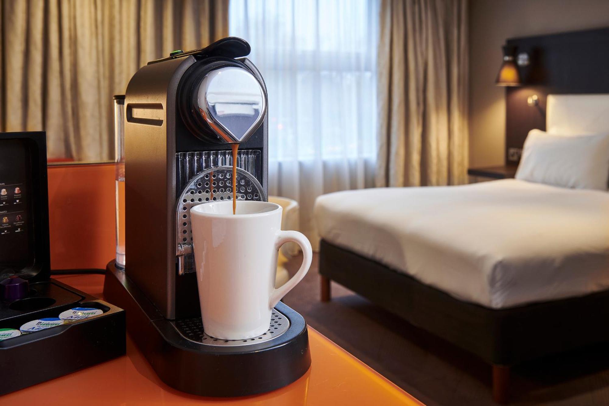 Doubletree By Hilton London Ealing Hotel Ngoại thất bức ảnh