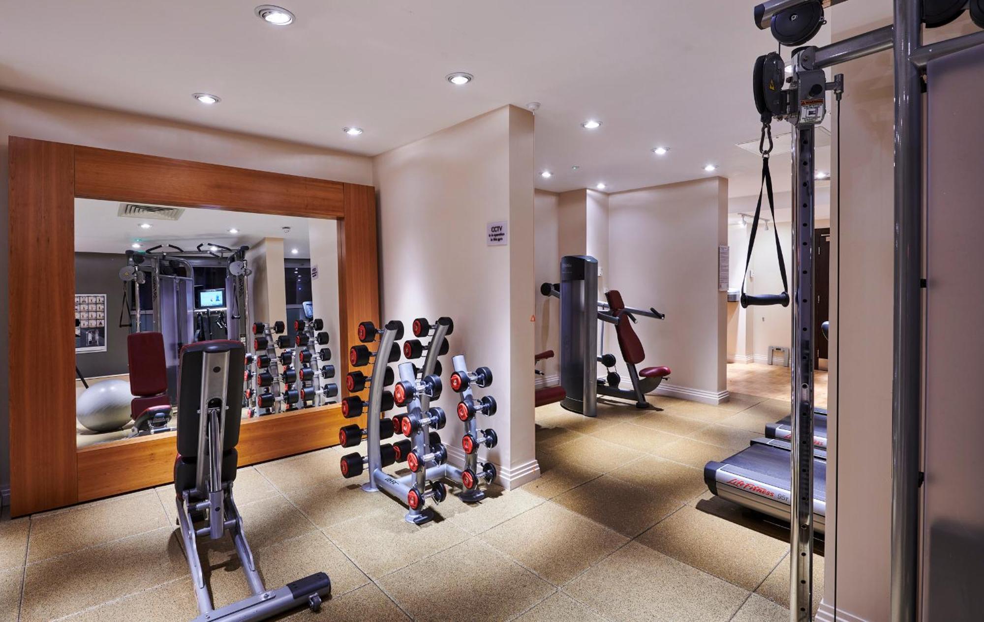 Doubletree By Hilton London Ealing Hotel Ngoại thất bức ảnh