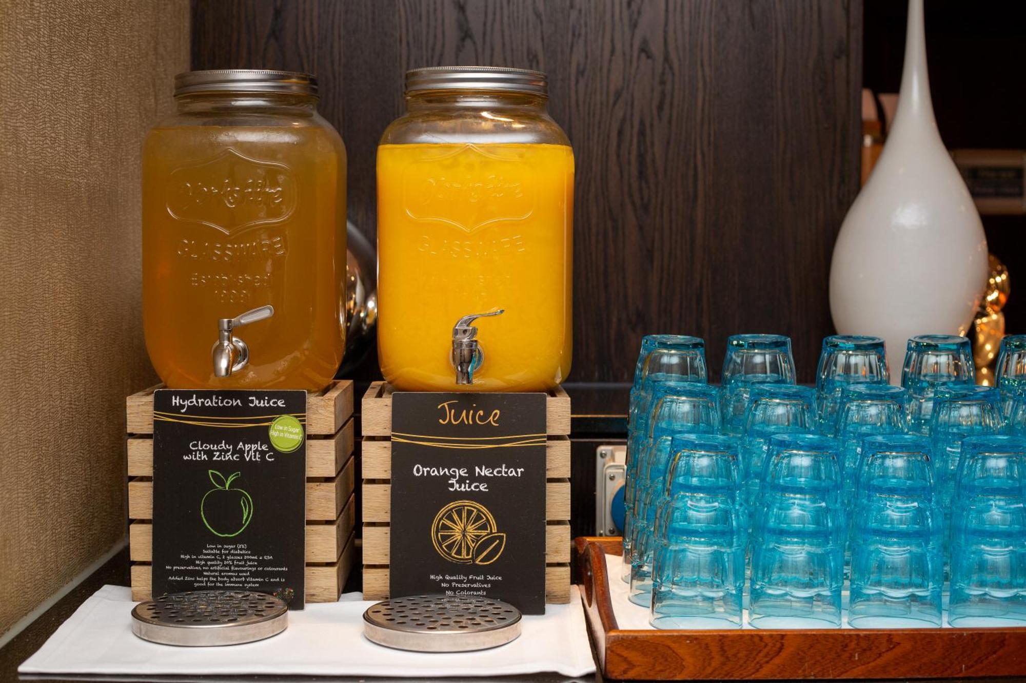 Doubletree By Hilton London Ealing Hotel Ngoại thất bức ảnh