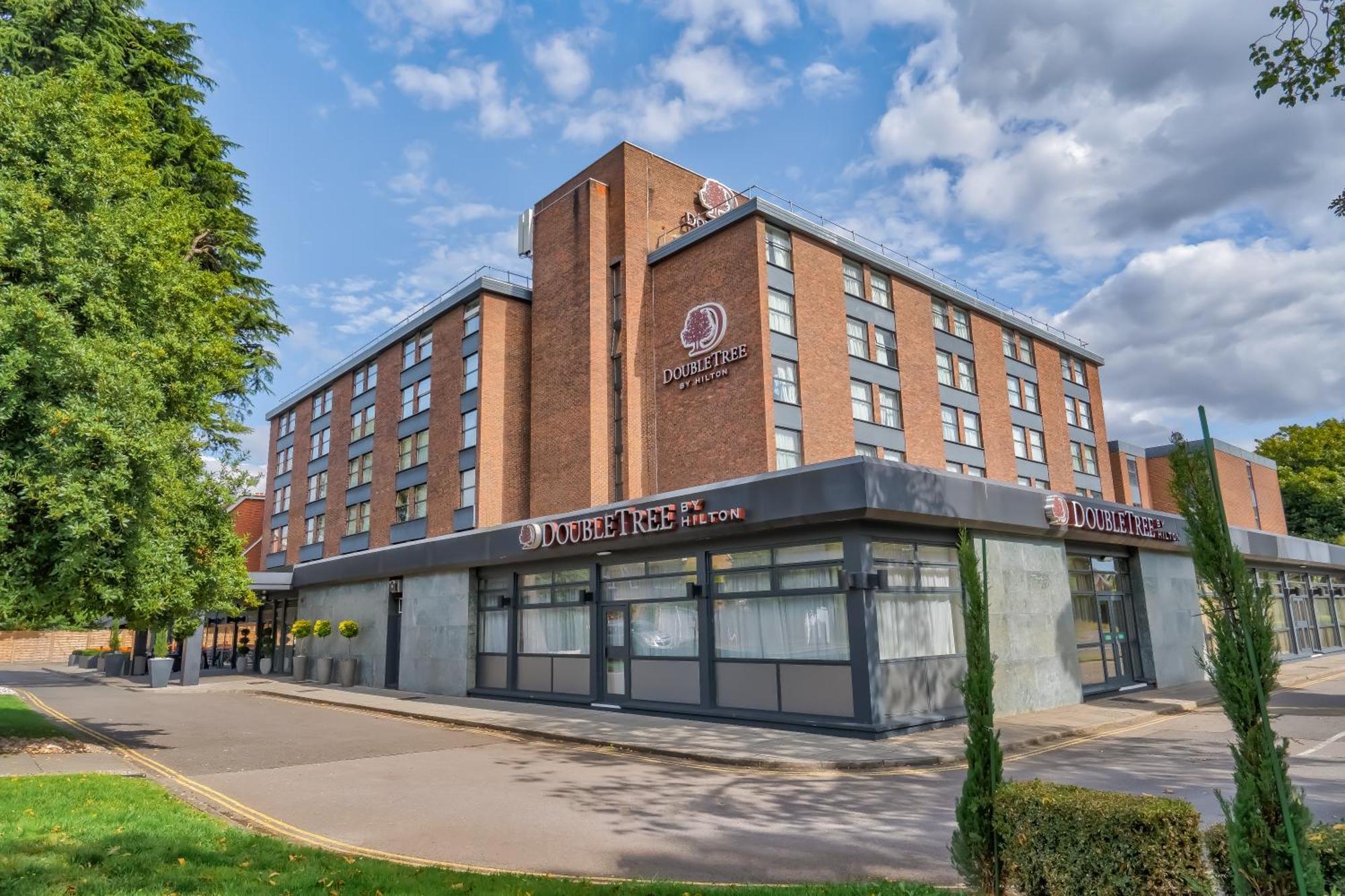 Doubletree By Hilton London Ealing Hotel Ngoại thất bức ảnh