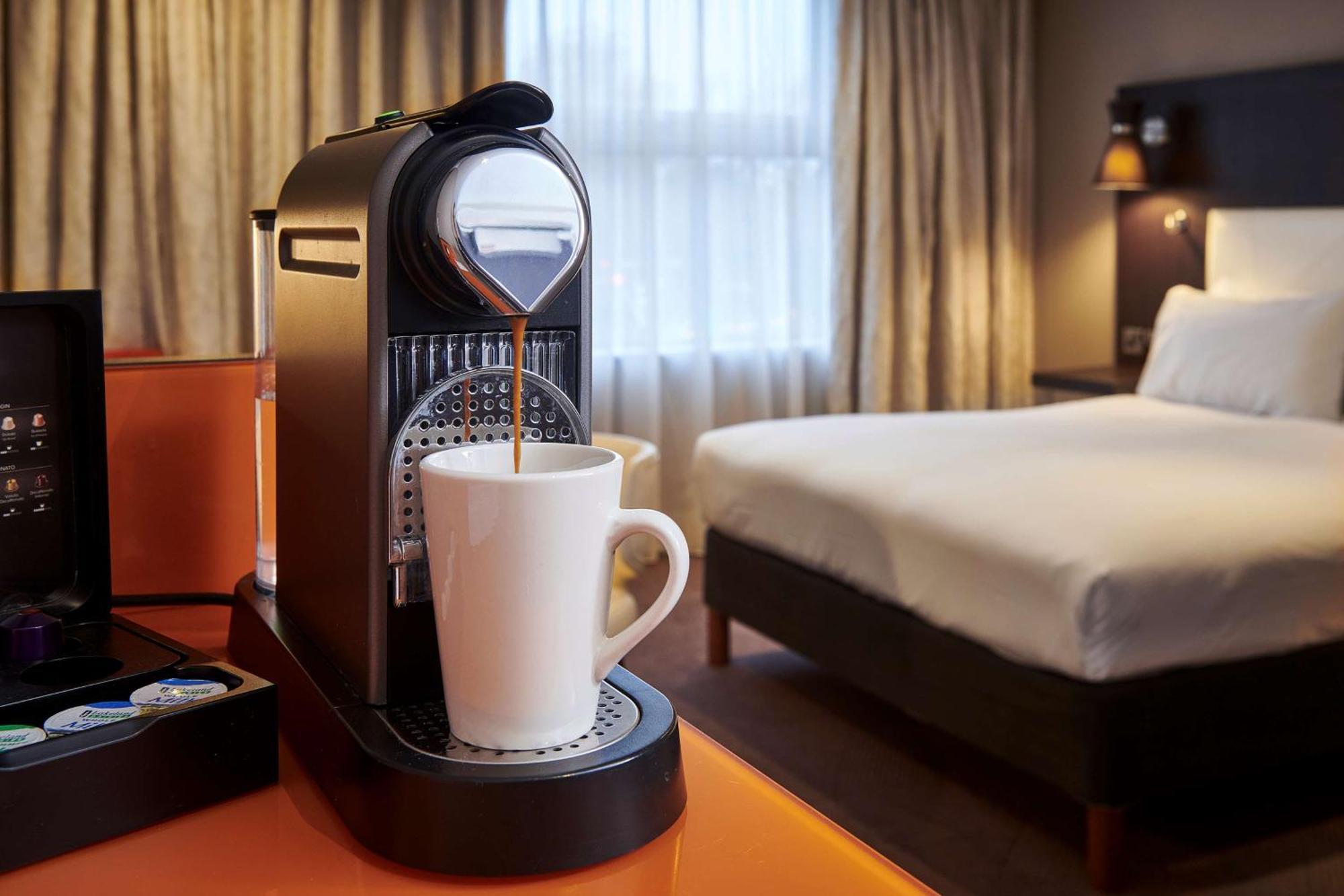 Doubletree By Hilton London Ealing Hotel Ngoại thất bức ảnh