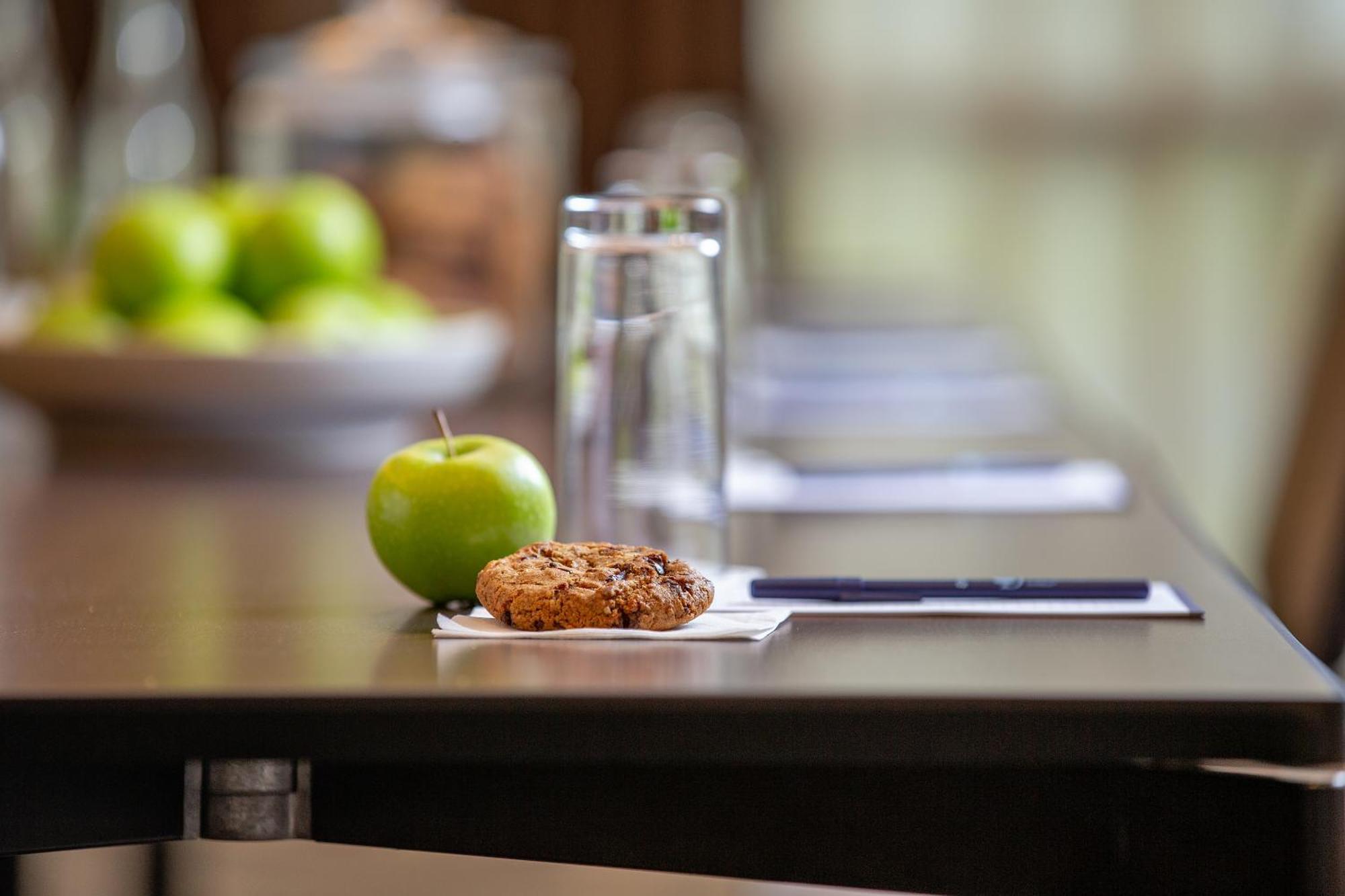 Doubletree By Hilton London Ealing Hotel Ngoại thất bức ảnh